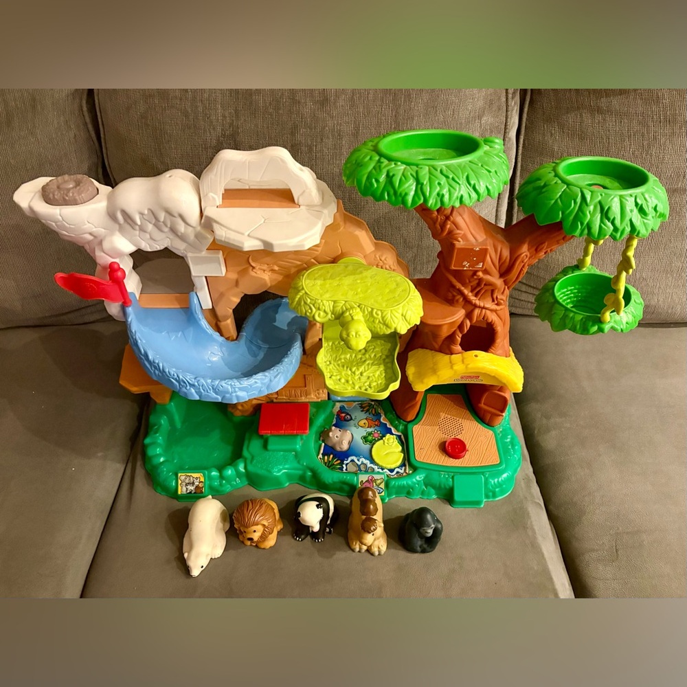 Fisher Price Little People Zoo Talkers Animal Sounds Zoo With 5 Figures Flag
